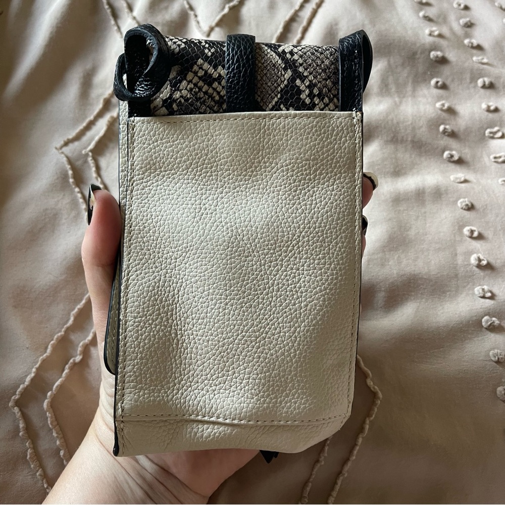 BRIGHTON Toledo White Snake Print Phone Purse NWT - Picture 4 of 5
